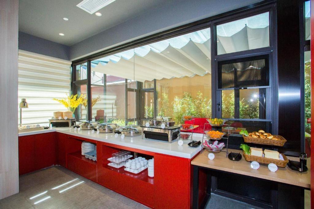 ibis Kunming Beijing Rd Hotel Bagian luar foto