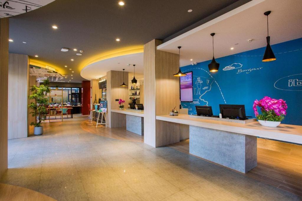 ibis Kunming Beijing Rd Hotel Bagian luar foto