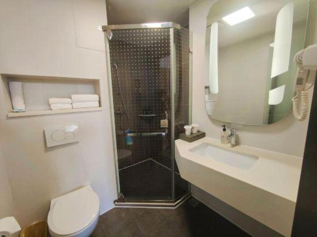 ibis Kunming Beijing Rd Hotel Bagian luar foto