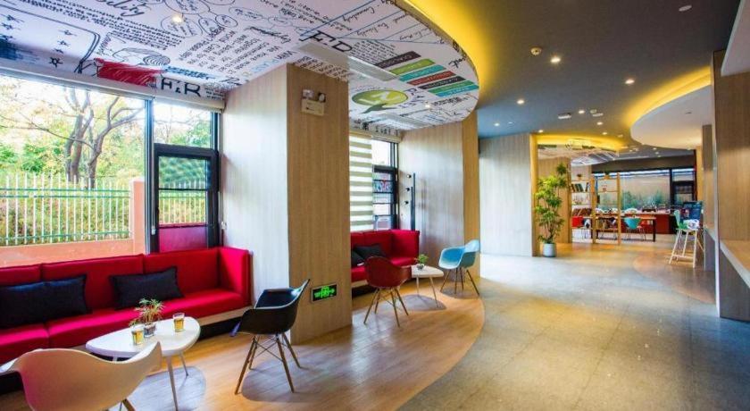 ibis Kunming Beijing Rd Hotel Bagian luar foto